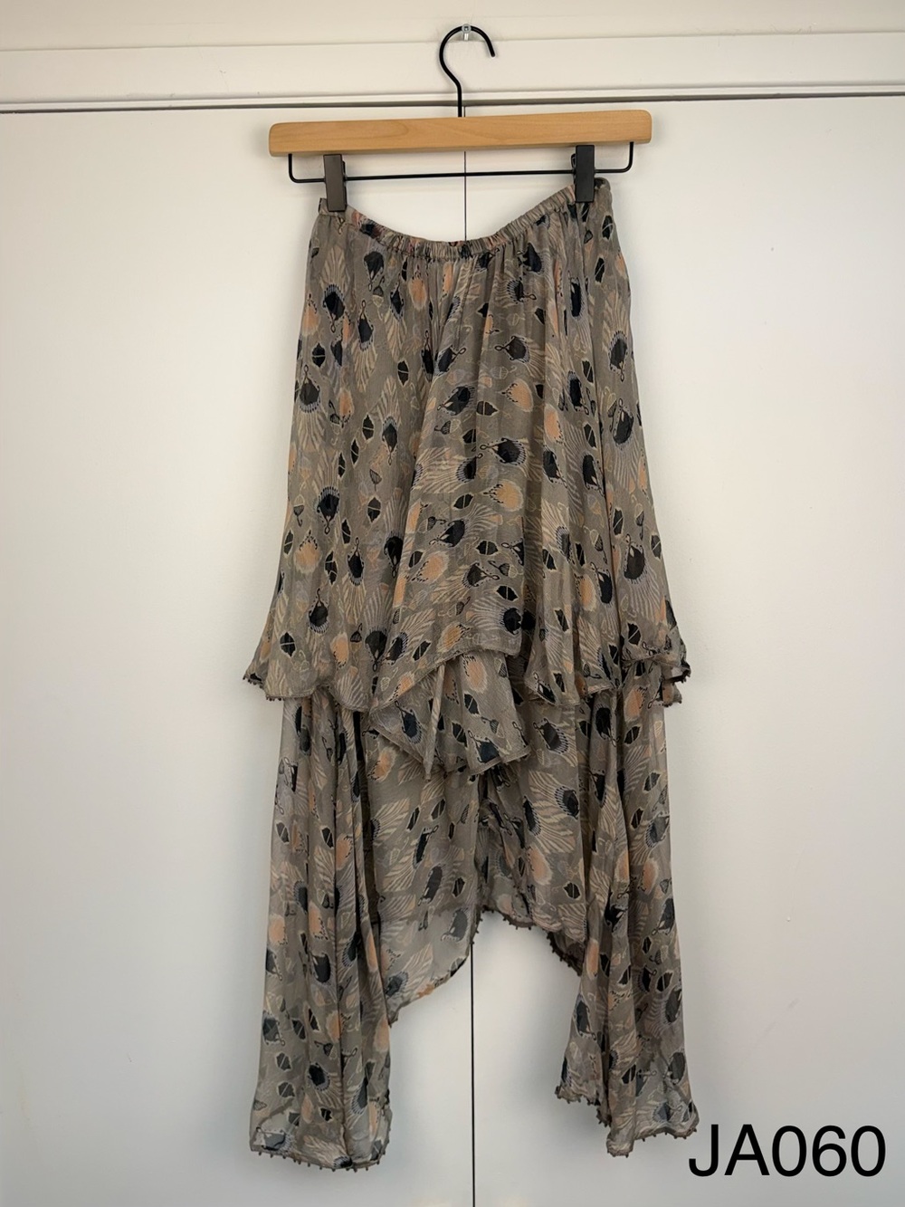 TRYB 212 Asymmetrical Layered Ruffle Skirt XS Taupe Floral